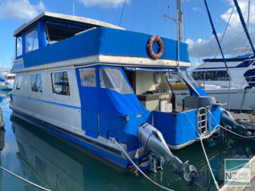DREAMTIME: Houseboat and Berth Package