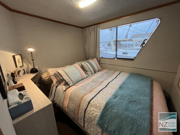 DREAMTIME: Houseboat and Berth Package - Image 17