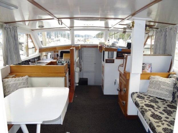LADY OLIVIA: Hartley Coastal 13.1M - Image 6
