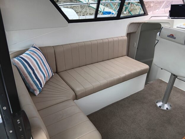 RUM RUNNER: Immaculate 9m Black Cat - Image 12
