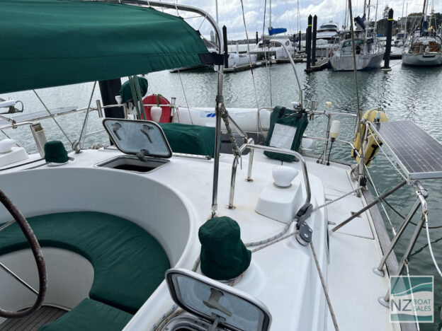 ELLAN VANNIN: Beneteau Oceanis 40 Centre Cockpit Sloop - Image 13