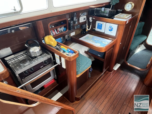 ELLAN VANNIN: Beneteau Oceanis 40 Centre Cockpit Sloop - Image 20