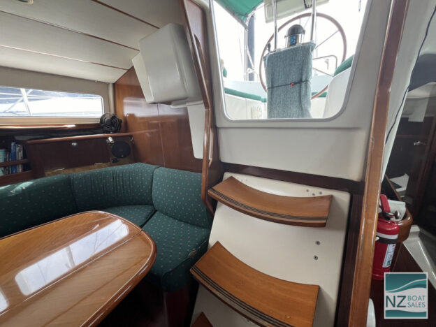 ELLAN VANNIN: Beneteau Oceanis 40 Centre Cockpit Sloop - Image 27