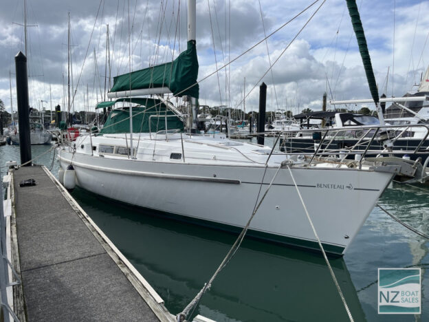 ELLAN VANNIN: Beneteau Oceanis 40 Centre Cockpit Sloop - Image 3