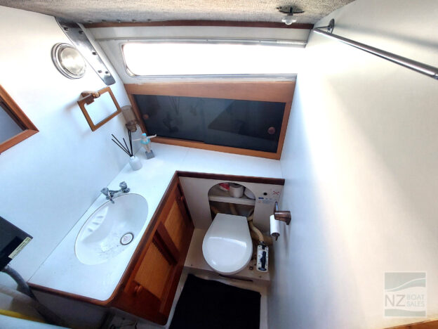 TE TUI: Well Equipped 1986 Raven 31 - Image 13