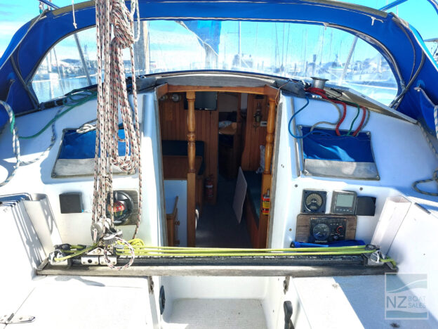 TE TUI: Well Equipped 1986 Raven 31 - Image 7