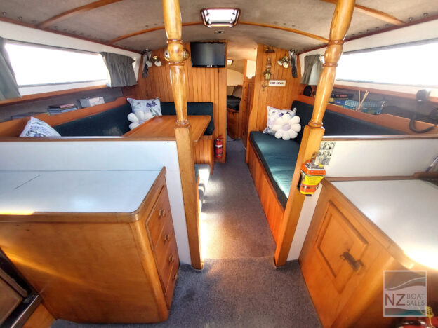 TE TUI: Well Equipped 1986 Raven 31 - Image 9