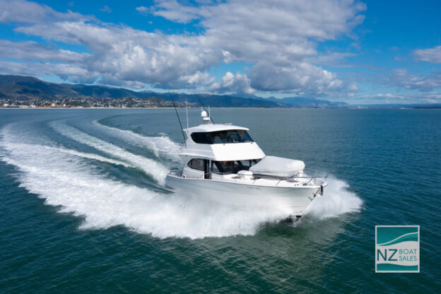 BLUE FINN: Maritimo M52 Sky Lounge