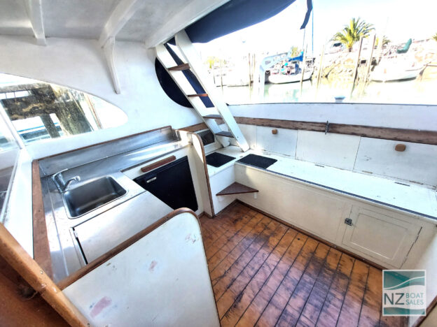 LADY ETHEL: Solid Kauri 34ft 1962 Classic Launch - Image 5