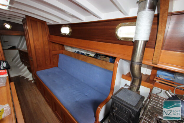 CLARIONET: Howard Chapelle Classic Gaff Rigged Schooner - Image 11