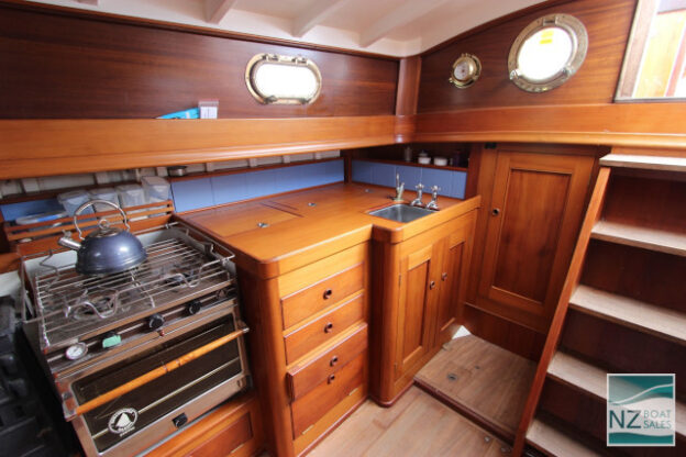 CLARIONET: Howard Chapelle Classic Gaff Rigged Schooner - Image 9