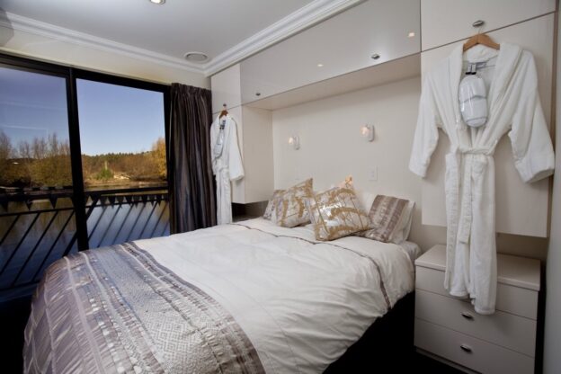 DISCOVERY 1: Luxury 72ft Waikato River Boat in Charter - Image 16