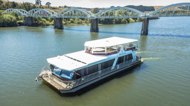 DISCOVERY 1: Luxury 72ft Waikato River Boat in Charter - Image 7
