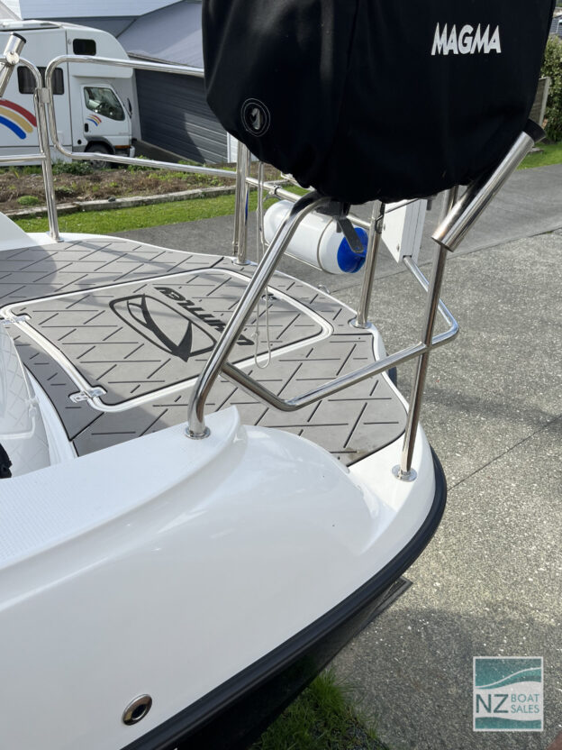 GADGET: Whittley CR 2800 fast power cruiser on trailer - Image 5