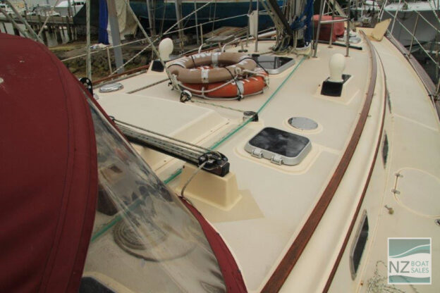KAMA LUA: Island Packet 44 - Image 10