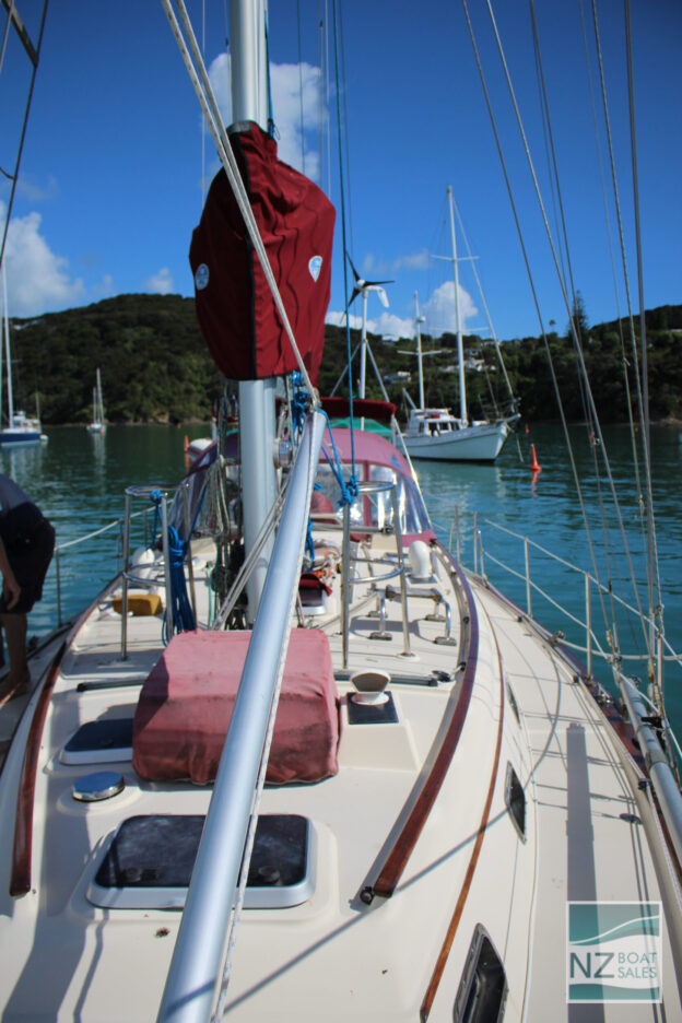 KAMA LUA: Island Packet 44 - Image 13