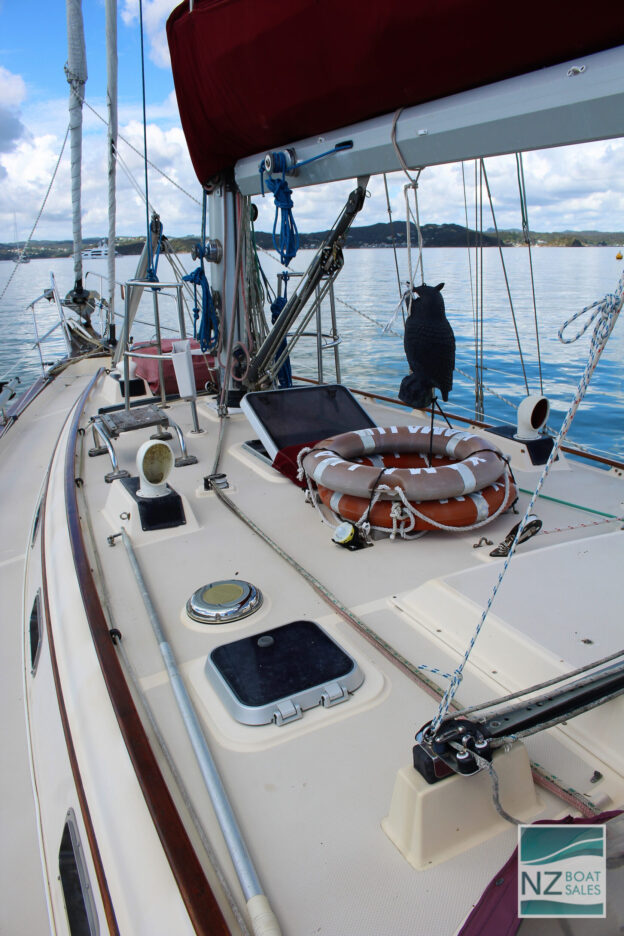 KAMA LUA: Island Packet 44 - Image 14