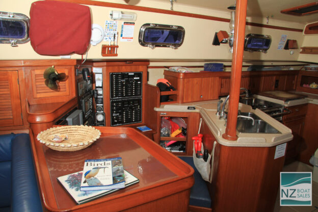 KAMA LUA: Island Packet 44 - Image 17