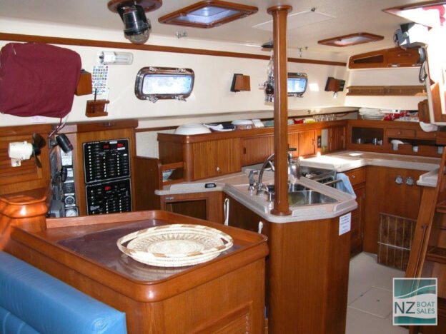 KAMA LUA: Island Packet 44 - Image 18