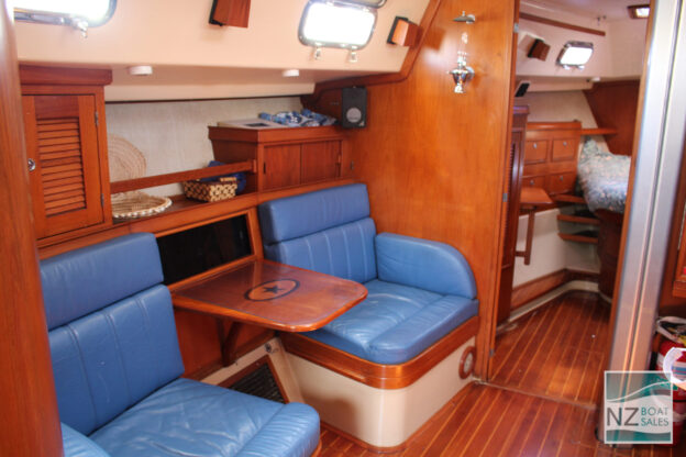 KAMA LUA: Island Packet 44 - Image 22