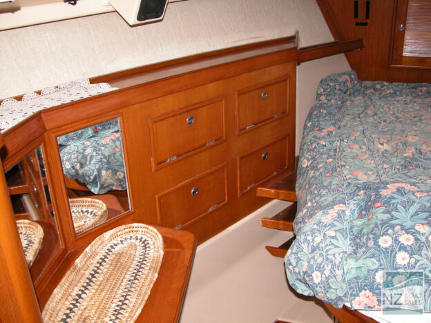 KAMA LUA: Island Packet 44 - Image 26