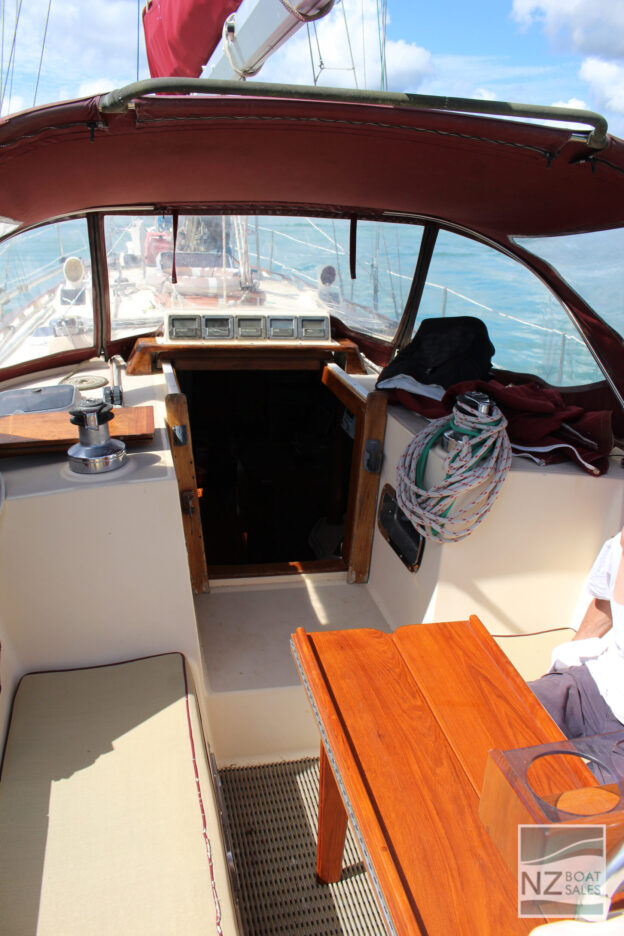 KAMA LUA: Island Packet 44 - Image 6