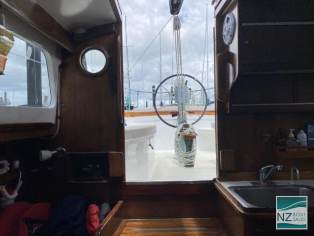 MOOREA: Kettenburg K43 Cruising Sloop - Image 10