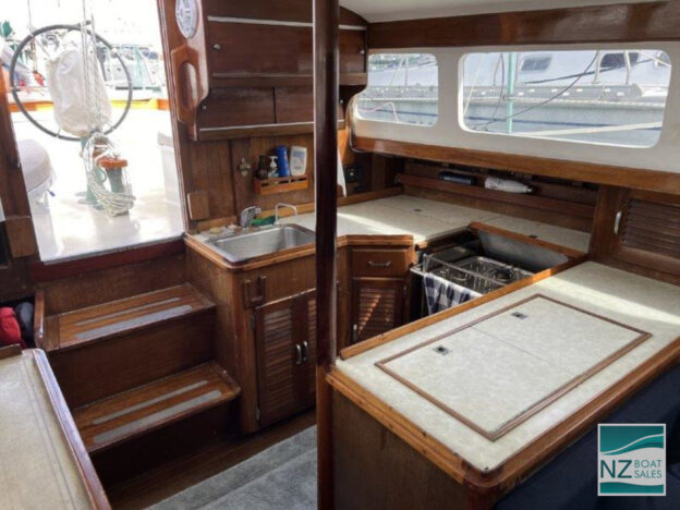 MOOREA: Kettenburg K43 Cruising Sloop - Image 13