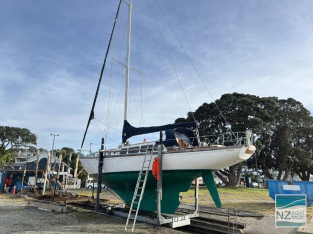 MOOREA: Kettenburg K43 Cruising Sloop - Image 25
