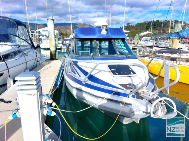 OCEAN PIPER: 2014 8.9m Aqualite Hard Top Launch - Image 2