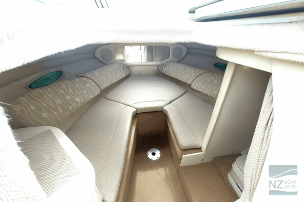 SeaRay 215 Weekender - 2004, tidy, low hrs - Image 10