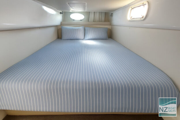 JOIE DE VIVRE – Tidy Sunrunner 3700SE (2006) - Image 12