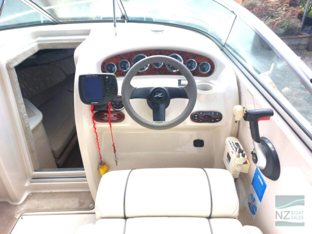SeaRay 215 Weekender - 2004, tidy, low hrs - Image 8