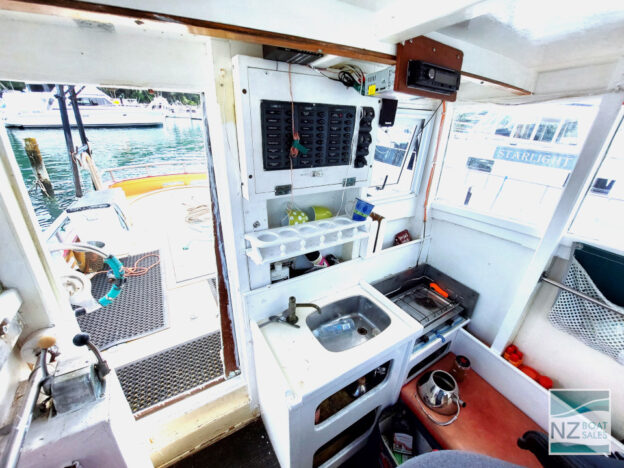 Lady HR- tidy, simple 31ft kauri fishing boat - Image 9
