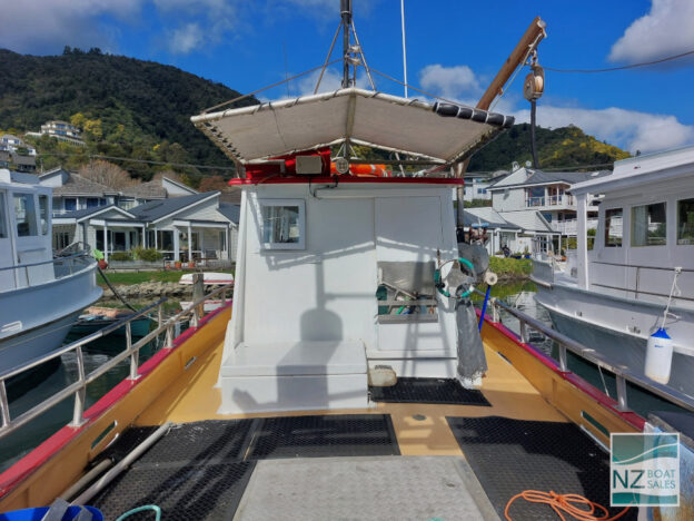 Lady HR- tidy, simple 31ft kauri fishing boat - Image 3