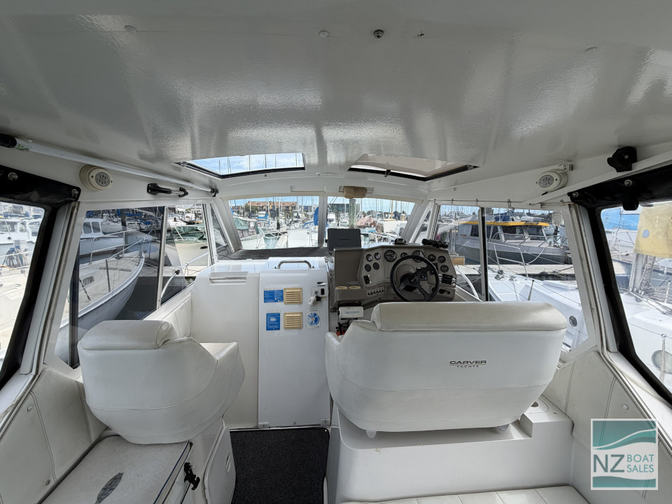 TNT: 28ft Carver with Volvo KAD43 - Image 2