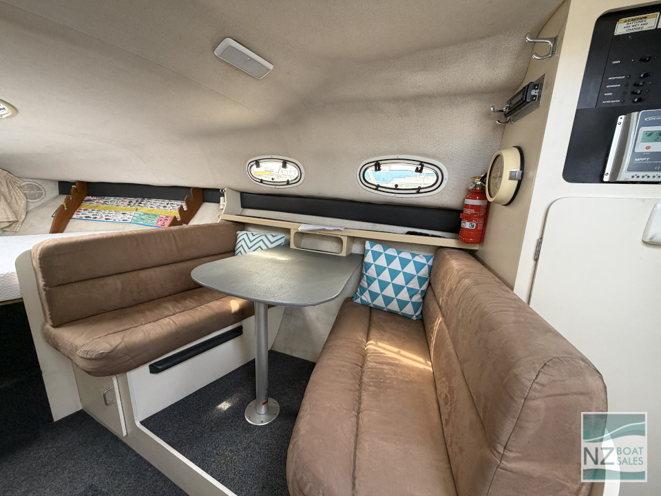 TNT: 28ft Carver with Volvo KAD43 - Image 5