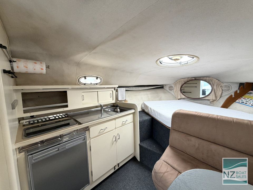 TNT: 28ft Carver with Volvo KAD43 - Image 6