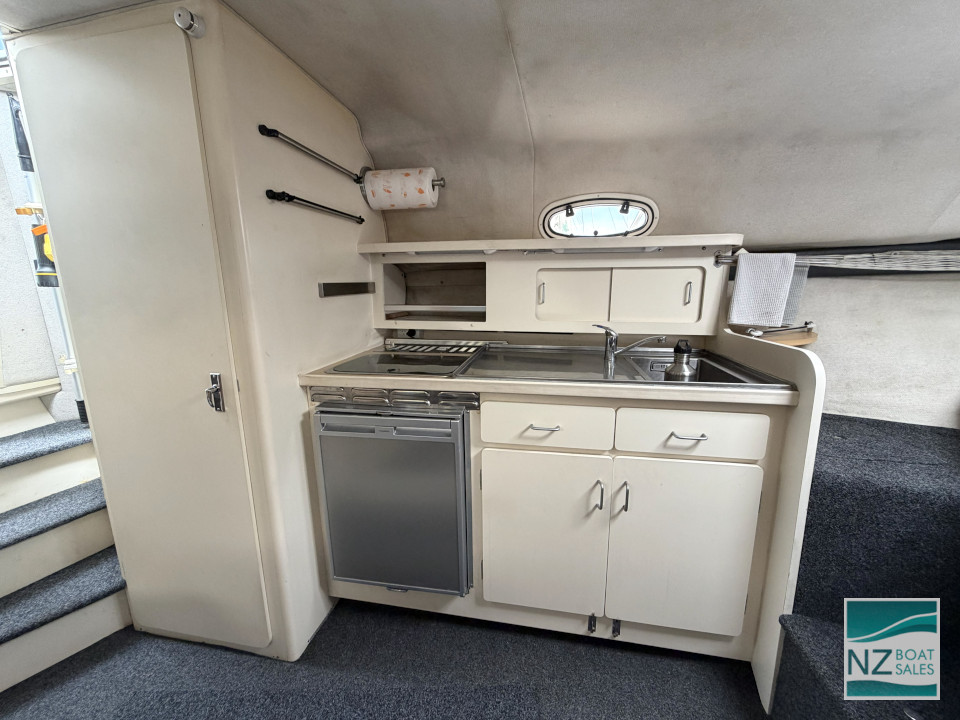 TNT: 28ft Carver with Volvo KAD43 - Image 8