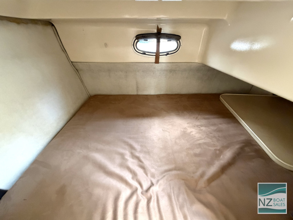 TNT: 28ft Carver with Volvo KAD43 - Image 9