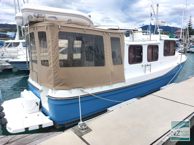 Tug Boat Ranger R27 Blue Tug — Hardly used fully spec'd 2014 Ranger R27