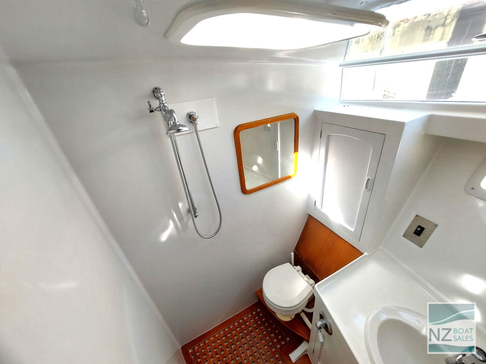 Bentley: immaculate 1979 50ft Pelin- well named! - Image 17