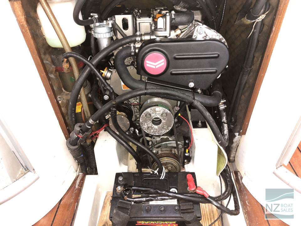 Fait Accompli: very tidy 1990 Beneteau Moorings 38 - Image 19