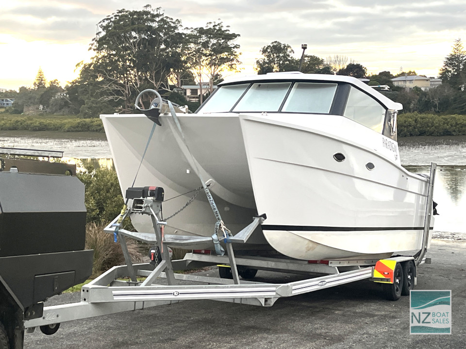 Paradigm Shift – Dan Leech Custom Power Cat – Near-New on Trailer - Image 3