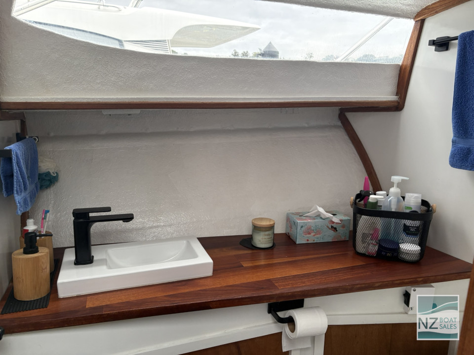 Blue Lagoon — Jim Young Vindex 32, in lovely condition - Image 22