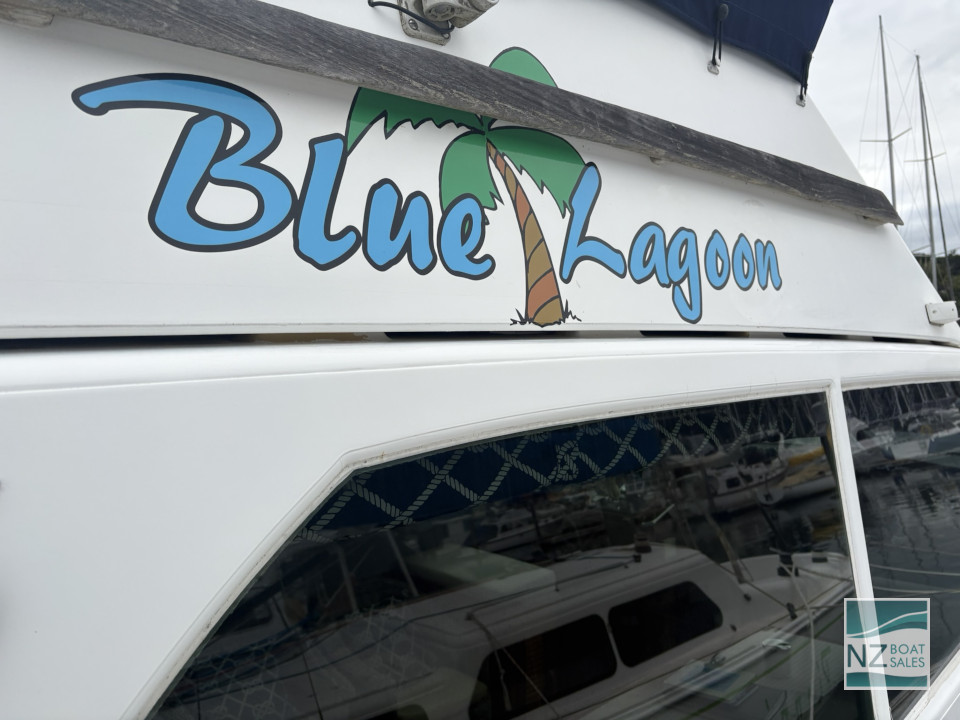 Blue Lagoon — Jim Young Vindex 32, in lovely condition - Image 3