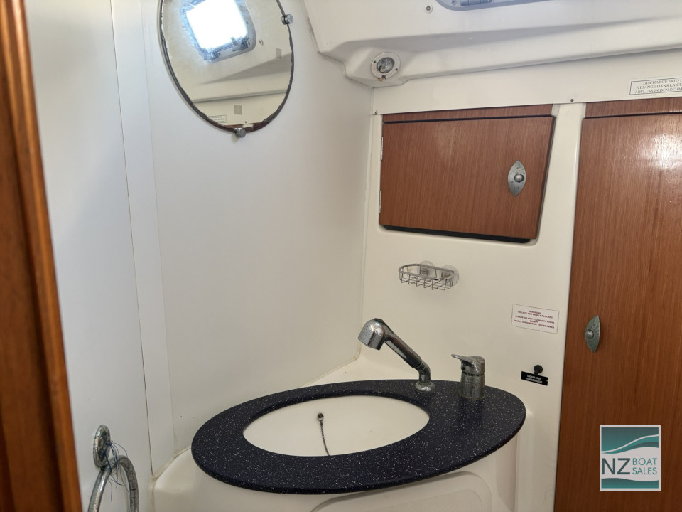 Beneteau Cyclades 43 — Family Cruising at Its Best - Image 11
