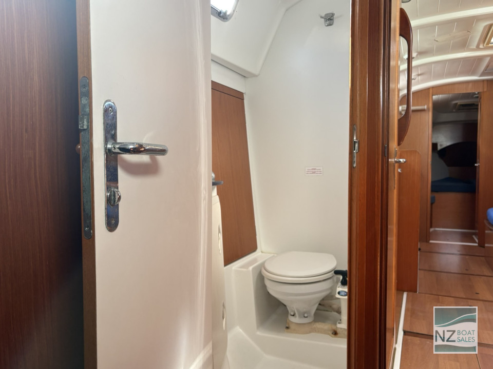 Beneteau Cyclades 43 — Family Cruising at Its Best - Image 16