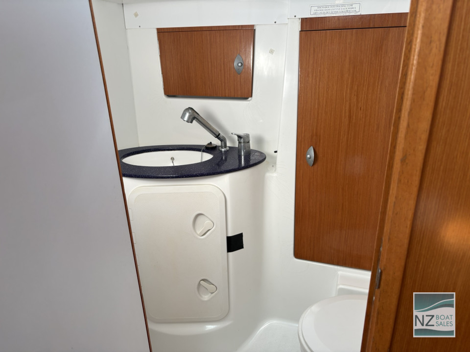 Beneteau Cyclades 43 — Family Cruising at Its Best - Image 17