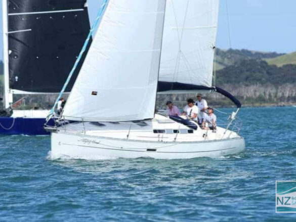 Beneteau Oceanis 323 cruising and club racing yacht